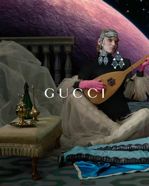 goti pubblica su gucci italia con la stellina|Brilla la collezione Gucci Cosmogonie .